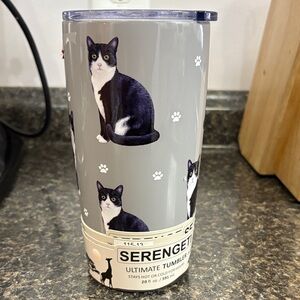 NWT Serengeti Tumbler Black & White Cat
